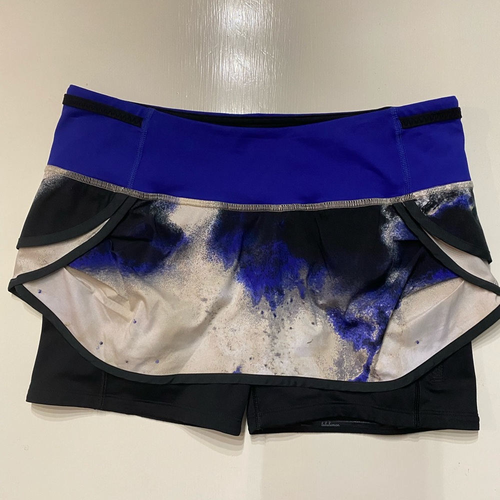 LULULEMON RUNNING SKIRT. Size 6. Great condition